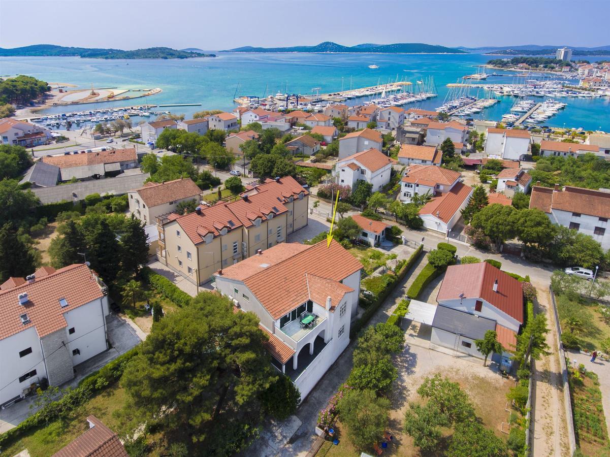 Apartments Branko Vodice Exteriör bild