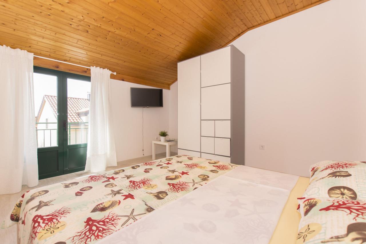 Apartments Branko Vodice Exteriör bild